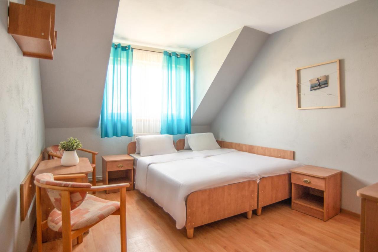Promyk Hotel Rewal Buitenkant foto